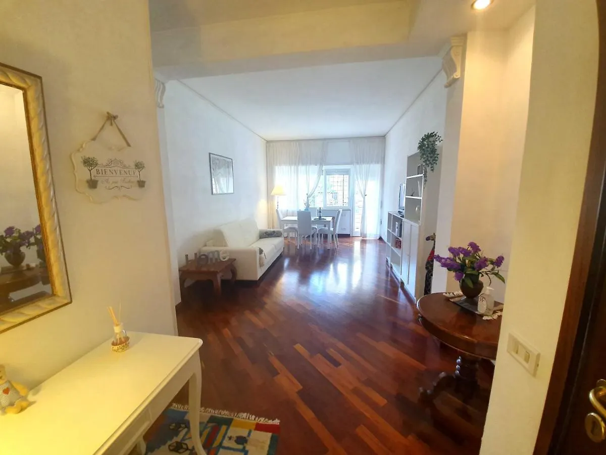 Apartment Appartamento Luminoso Villa Pamphili Rome Italy