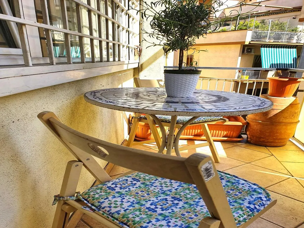 Appartamento Luminoso Villa Pamphili Rome Apartment