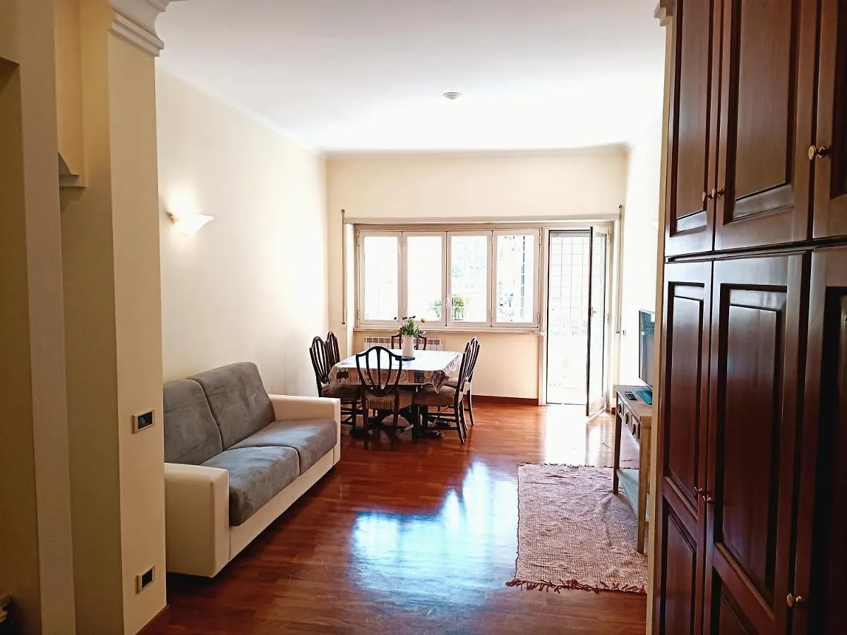 Apartment Appartamento Luminoso Villa Pamphili Rome